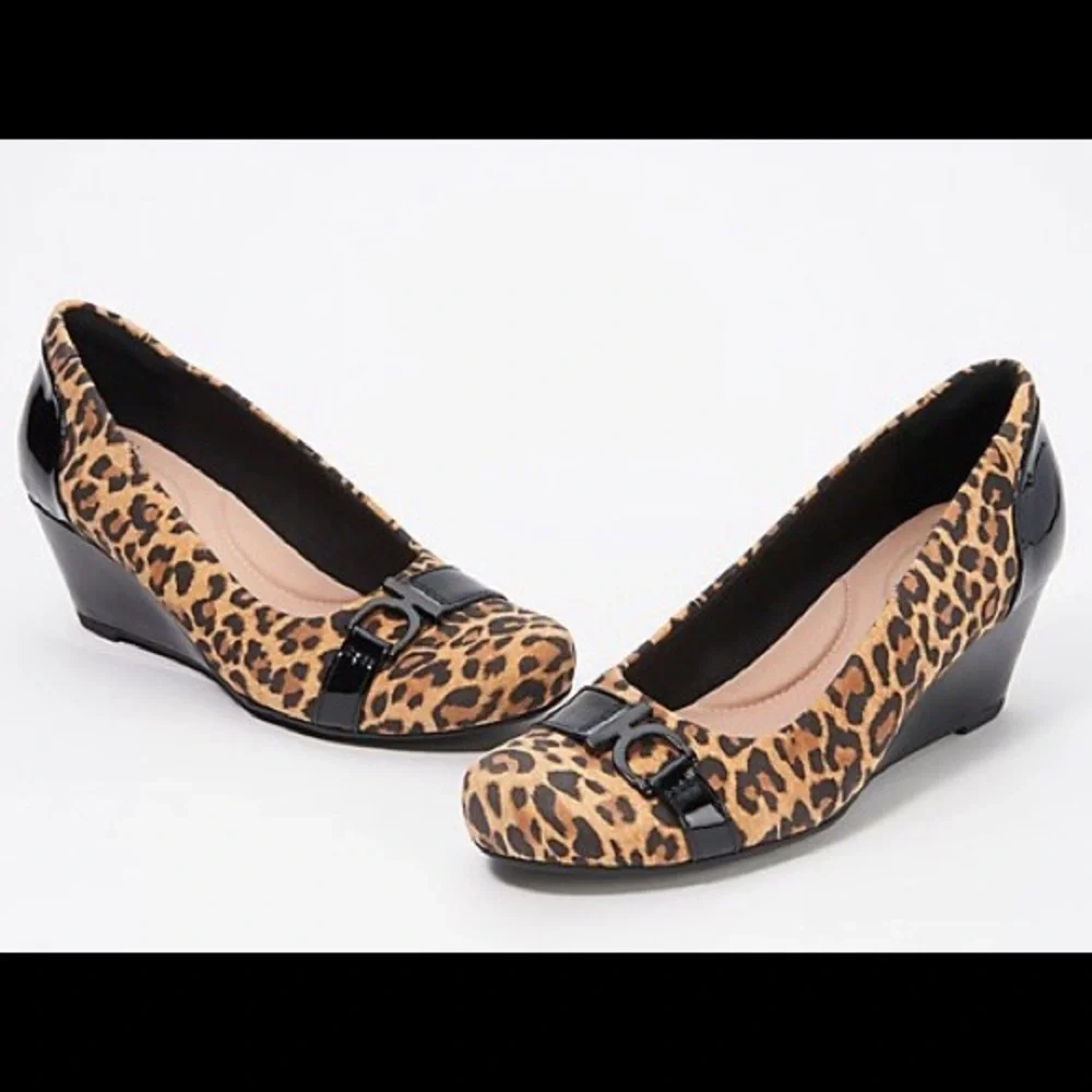 New clarks women Flores Tulip Wedge Pump - Picture 1 of 16